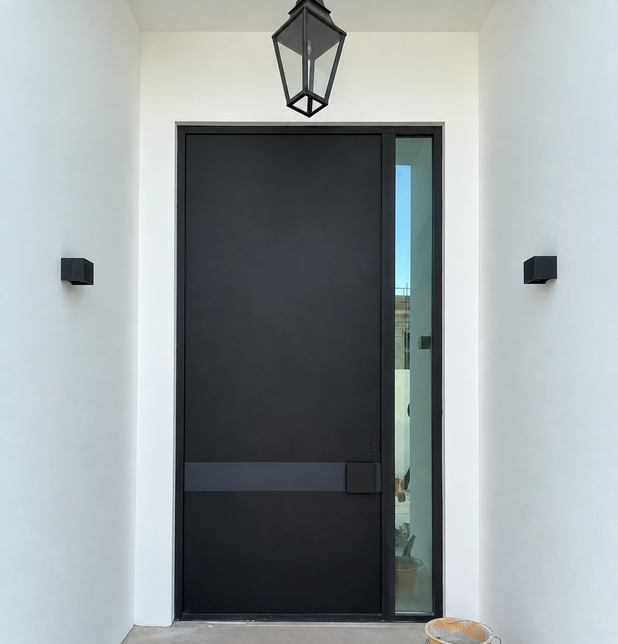 Minimal aluminum entrance &mdash; client project